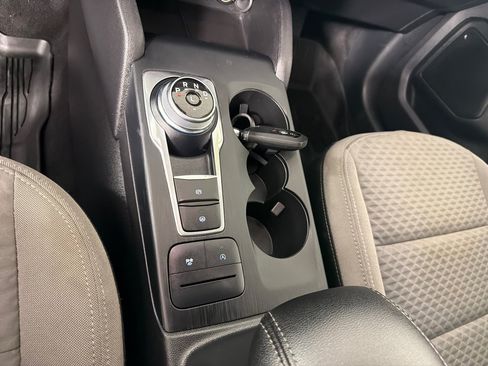 Used 2022 Ford Escape SE FWD image 18