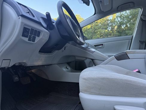 Used 2013 Toyota Prius Three FWD image 18