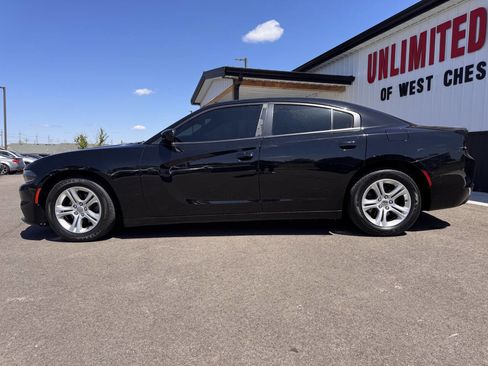 Used 2019 Dodge Charger SXT RWD image 12