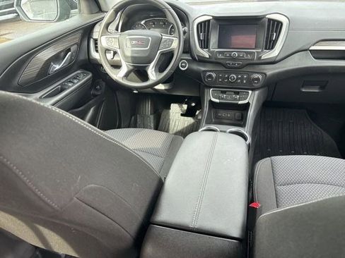 Used 2024 GMC Terrain SLE w/ Driver Convenience Package image 38