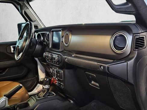 Used 2020 Jeep Gladiator Rubicon AWD/4WD image 16