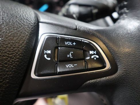 Used 2017 Ford Escape SE w/ SE Leather Comfort Package image 28