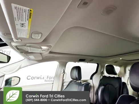 Used 2018 Chrysler Pacifica Limited w/ Advanced Safetytec Group image 26