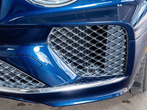 Used 2021 Bentley Bentayga image 14