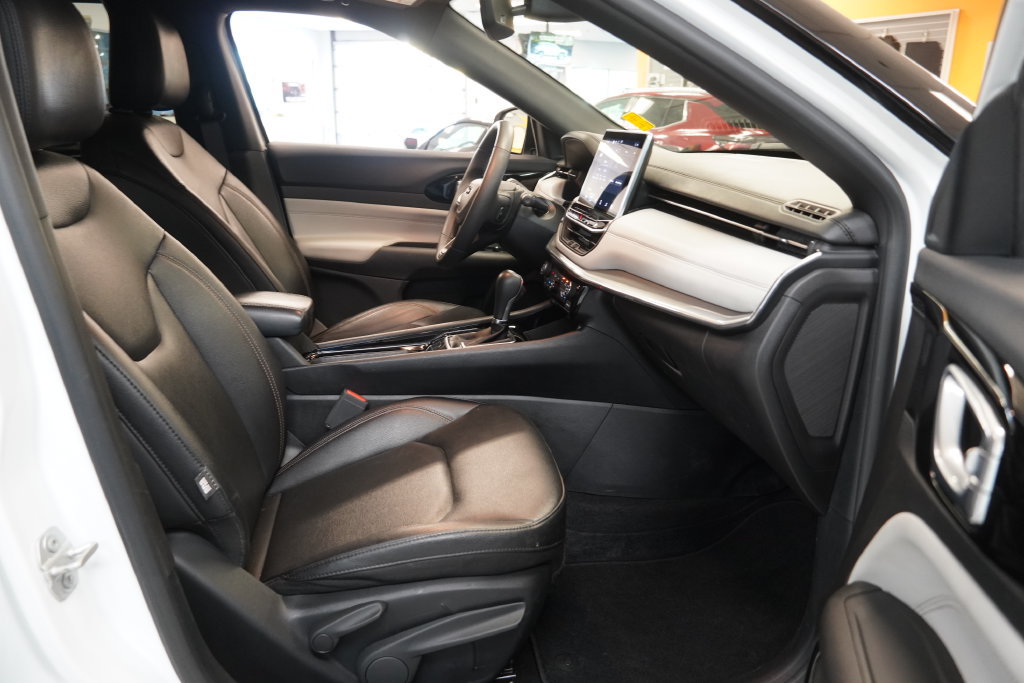 Used 2024 Jeep Compass Limited AWD/4WD image 34