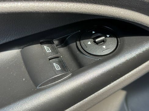 Used 2019 Ford Transit Connect XLT FWD image 12