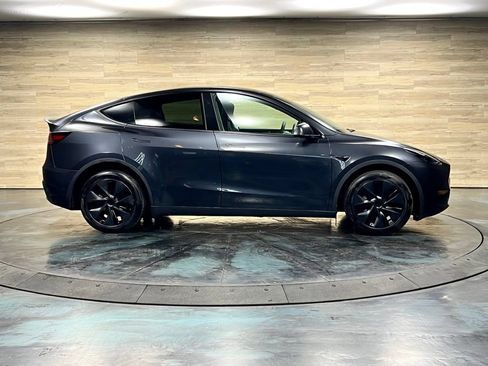 Used 2025 Tesla Model Y Long Range AWD/4WD image 20