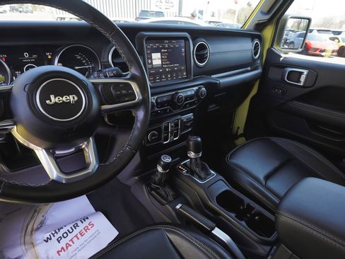 Used 2023 Jeep Wrangler Unlimited Sahara w/ Cold Weather Group image 28