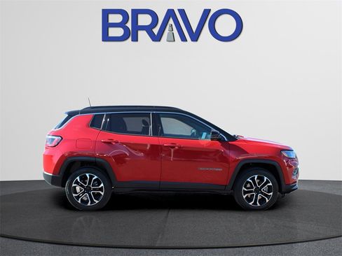 Used 2023 Jeep Compass Limited image 4