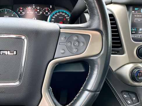 Used 2020 GMC Yukon Denali w/ Denali Ultimate Package RWD image 11