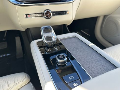 New 2026 Volvo XC90 B6 Ultra w/ Protection Package image 14