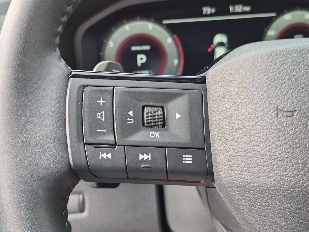 Used 2025 Nissan Rogue SL w/ SL Premium Package AWD/4WD image 19