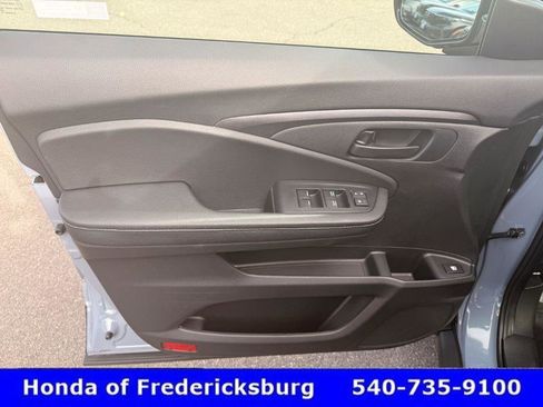 Certified 2025 Honda Ridgeline Sport image 30