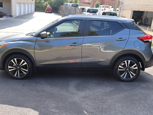 Used 2019 Nissan Kicks SV FWD image 4