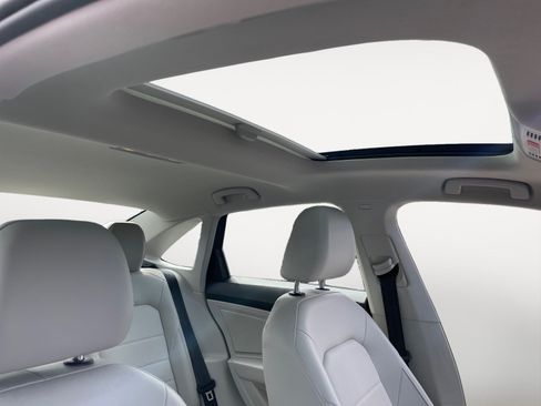 Used 2023 Volkswagen Jetta SE w/ Panoramic Sunroof Package FWD image 20