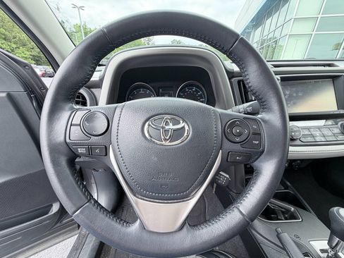 Used 2017 Toyota RAV4 XLE FWD image 11
