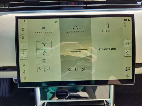 New 2026 Land Rover Range Rover Long Wheelbase SE AWD/4WD image 17
