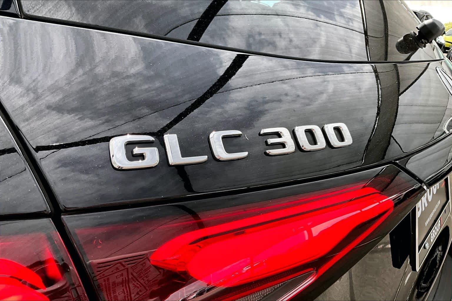 Used 2024 Mercedes-Benz GLC 300 4MATIC image 29