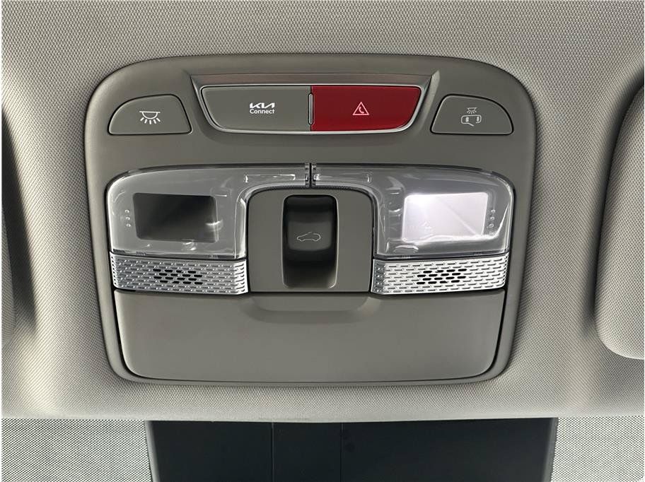 Used 2025 Kia Telluride S AWD/4WD image 29