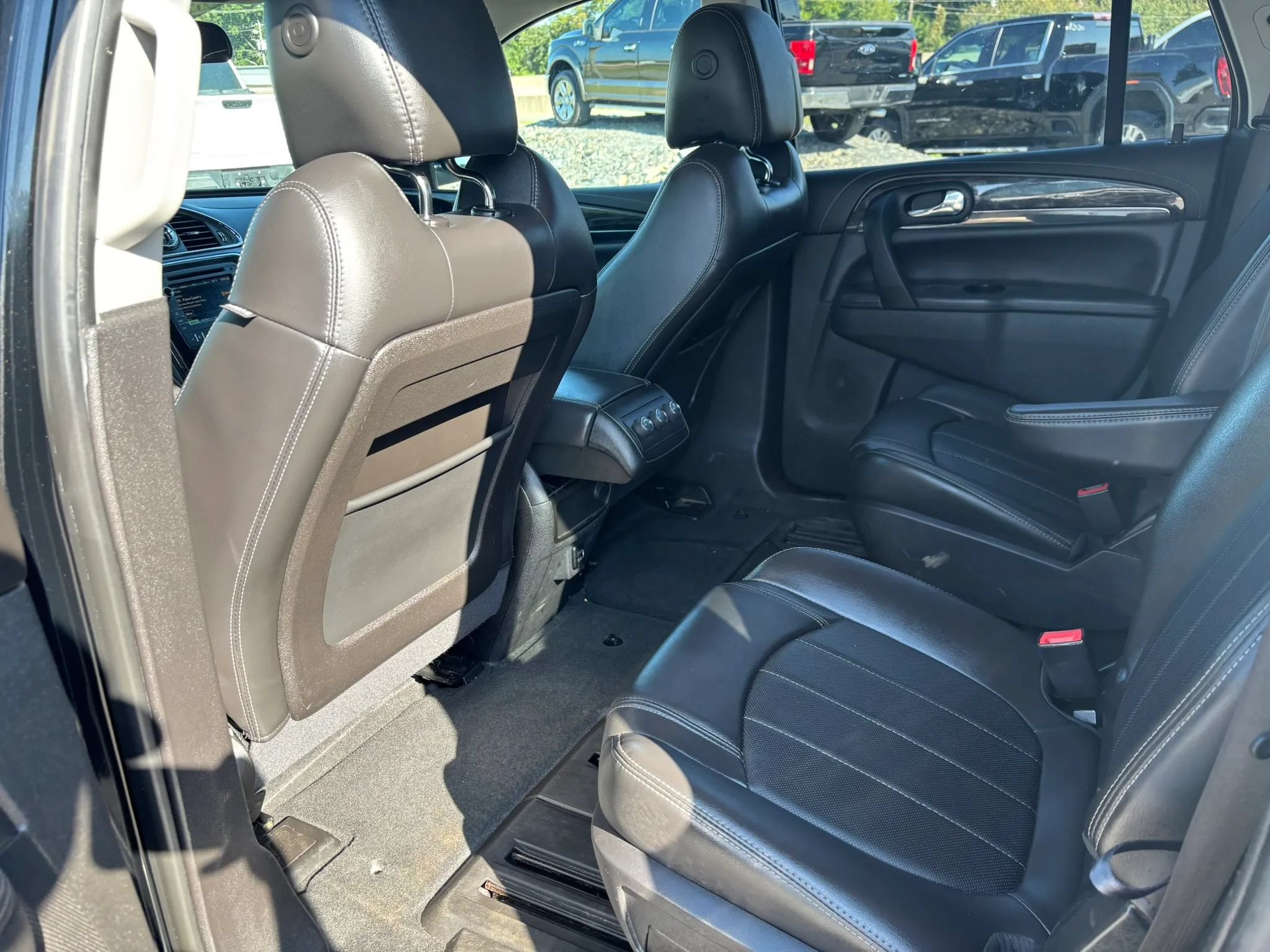Used 2017 Buick Enclave Leather FWD image 13