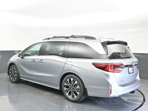 New 2026 Honda Odyssey Elite image 3