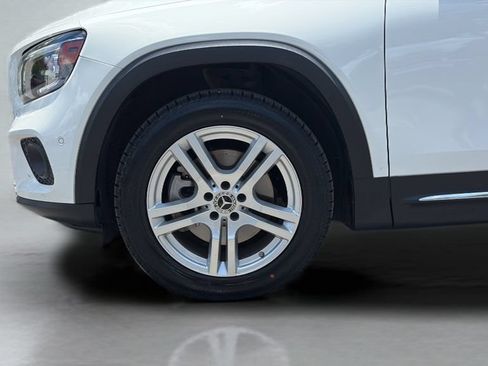 Used 2022 Mercedes-Benz GLB 250 4MATIC image 10