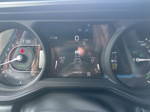 Used 2024 Jeep Wrangler Unlimited Rubicon 4xe image 18