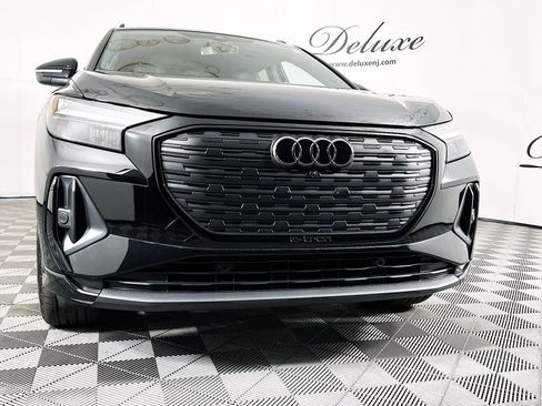 Used 2024 Audi Q4 e-tron Premium Plus w/ Premium Plus image 30
