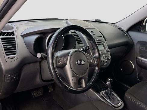 Used 2013 Kia Soul + FWD image 18