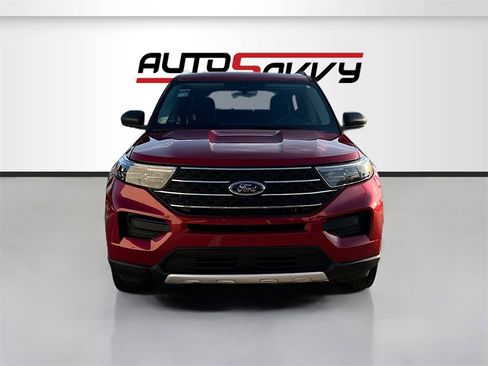 Used 2022 Ford Explorer XLT w/ Class IV Trailer Tow Package image 2