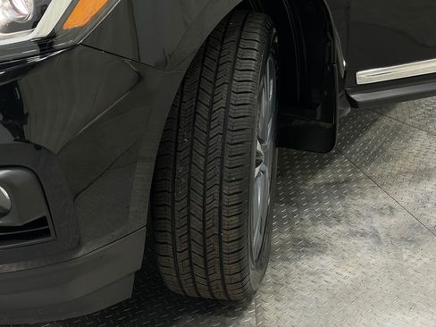 Used 2019 Nissan Pathfinder Platinum image 38