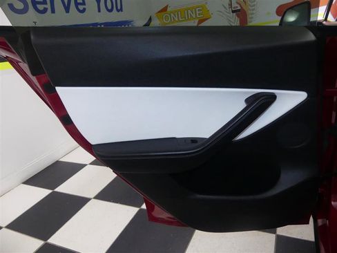 Used 2021 Tesla Model Y Long Range image 24