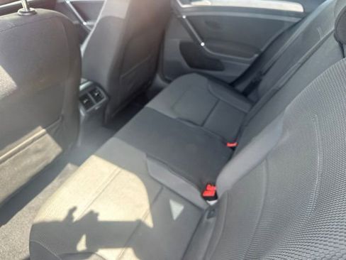Used 2016 Volkswagen Golf S FWD image 10