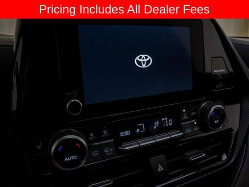 Used 2025 Toyota Highlander XSE AWD/4WD image 16