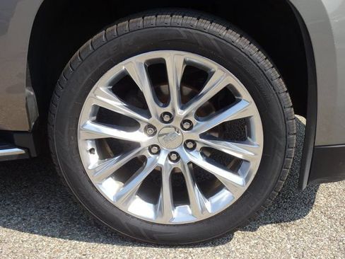 Used 2019 Cadillac Escalade Luxury AWD/4WD image 25