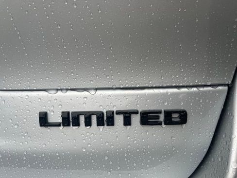 New 2025 Jeep Grand Cherokee L Limited w/ Black Appearance Package image 10