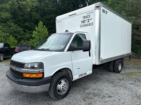 Used 2022 Chevrolet Express 3500 w/ Power Convenience Package RWD image 4