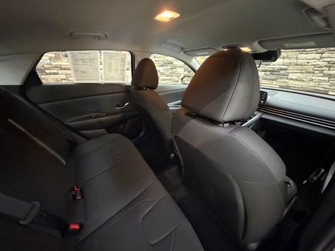 Used 2021 Hyundai Elantra SEL FWD image 31