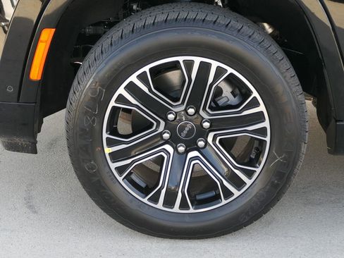 New 2026 Jeep Grand Wagoneer image 21