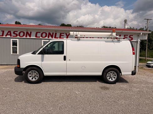 Used 2014 Chevrolet Express 1500 RWD image 1