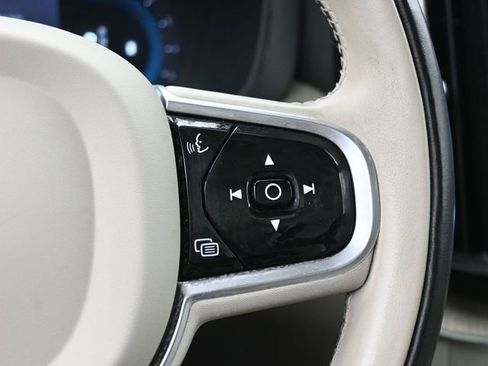 Used 2023 Volvo XC60 B5 Plus w/ Protection Package Premier image 14