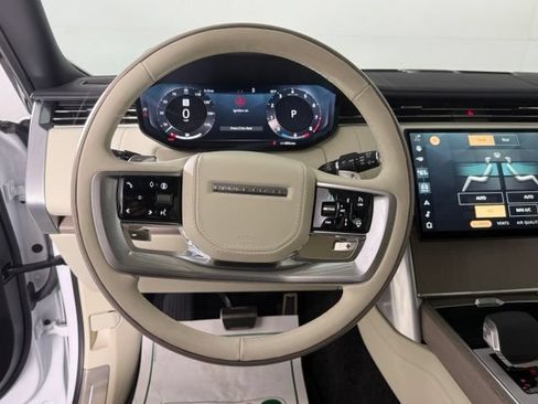 Used 2025 Land Rover Range Rover Long Wheelbase Autobiography AWD/4WD image 17