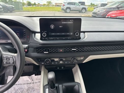 Used 2025 Honda Accord SE image 17