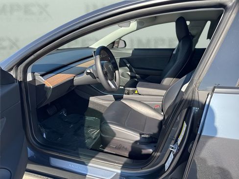 Used 2020 Tesla Model 3 Performance image 9