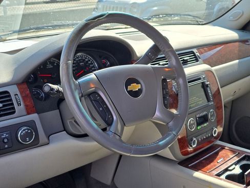 Used 2011 Chevrolet Tahoe LTZ AWD/4WD image 11