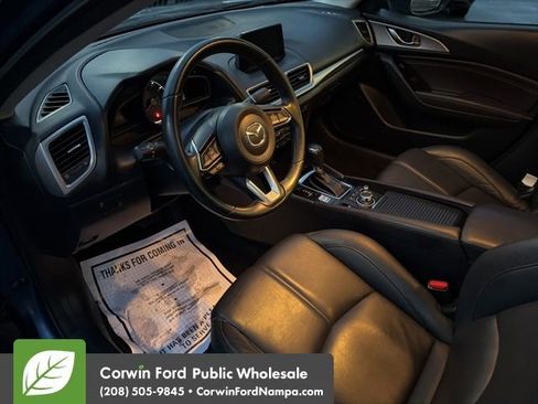 Used 2018 MAZDA MAZDA3 Touring image 12
