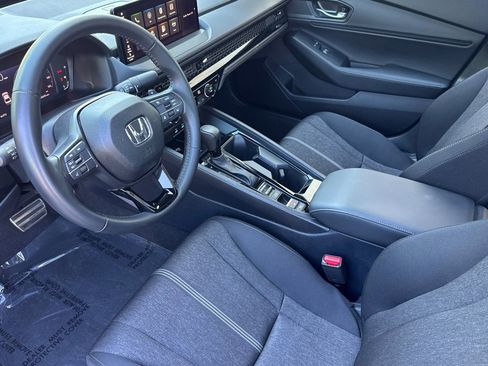 Used 2025 Honda Accord Sport image 4