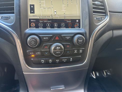 Used 2018 Jeep Grand Cherokee Altitude RWD image 28