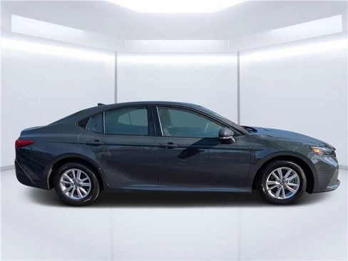 Used 2025 Toyota Camry LE image 2