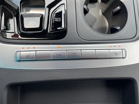 New 2027 Kia Carnival EX FWD image 23